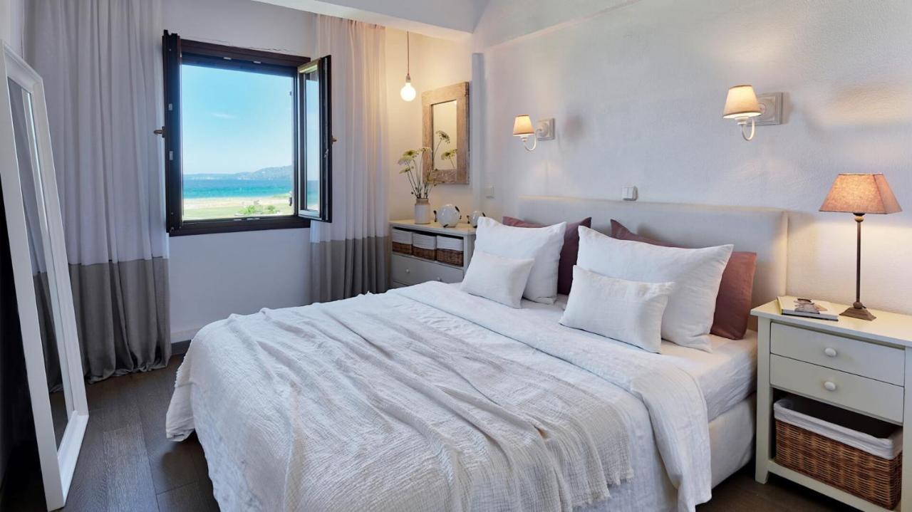 Soleado Beachfront Villa Skála Foúrkas エクステリア 写真