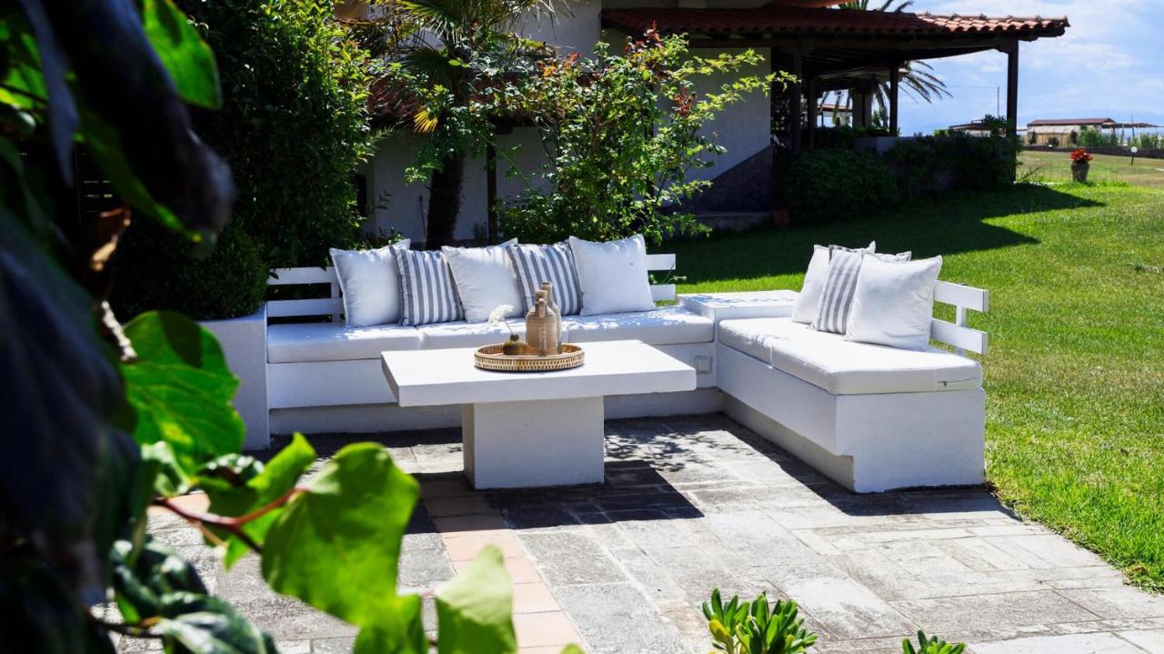 Soleado Beachfront Villa Skála Foúrkas エクステリア 写真